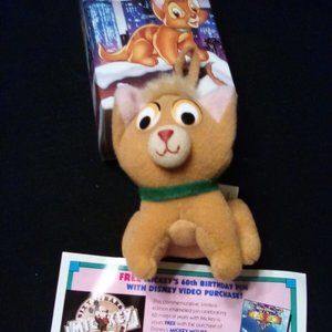 Walt disney McDonalds Christmas ornament plush. Oliver in box